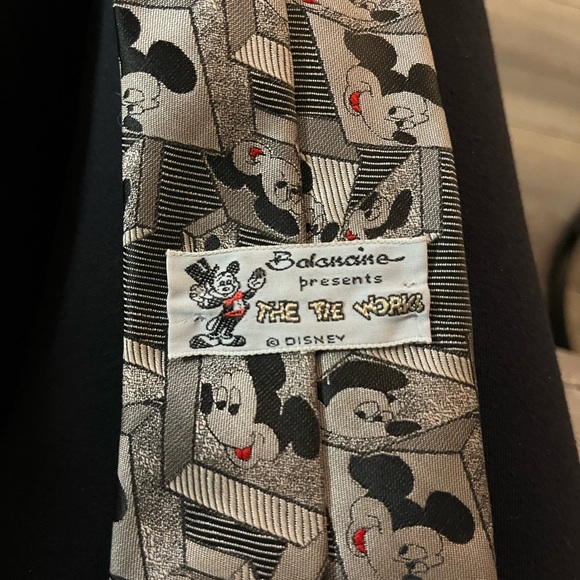 Officially licensed Mickey Mouse Disney neck tie. - Picture 4 of 4